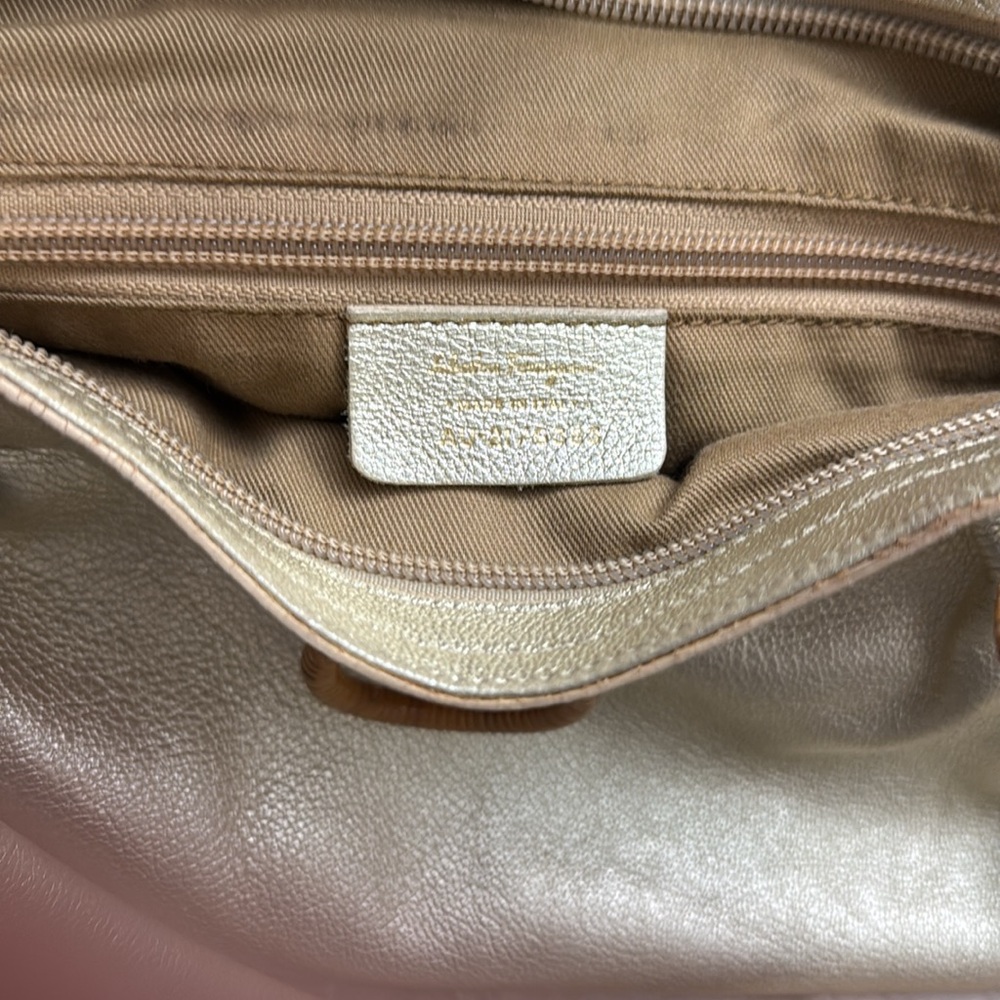 Purse - Picture 3 of 3